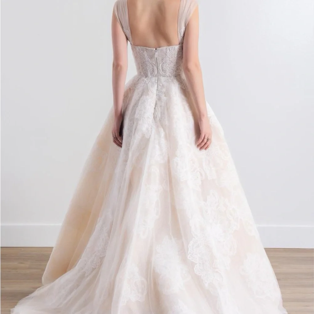 STUNNING Watters Strapless A Line Lace Wedding dress. Size 8 - Picture 9 of 13